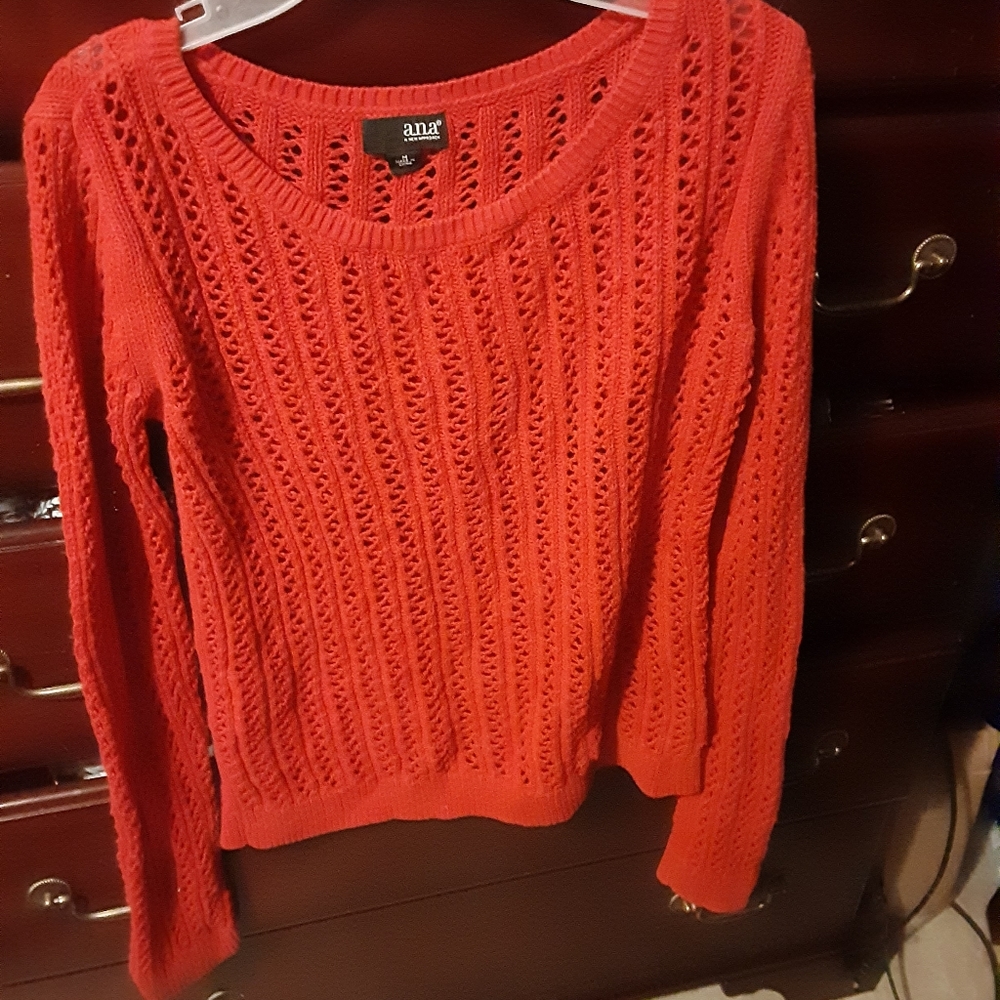 Red sweater - Picture 7 of 9